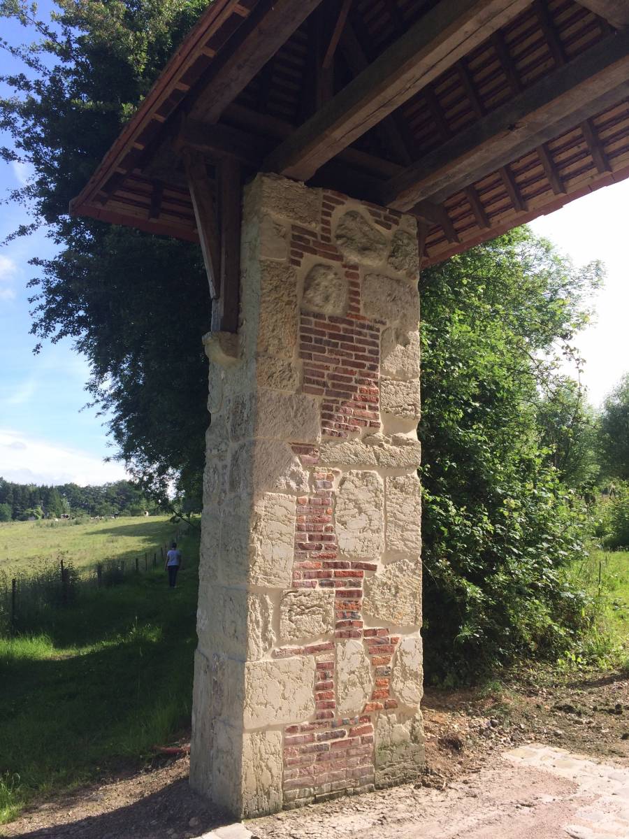 Création d'un portail en pierre et briques pour château proche Etretat