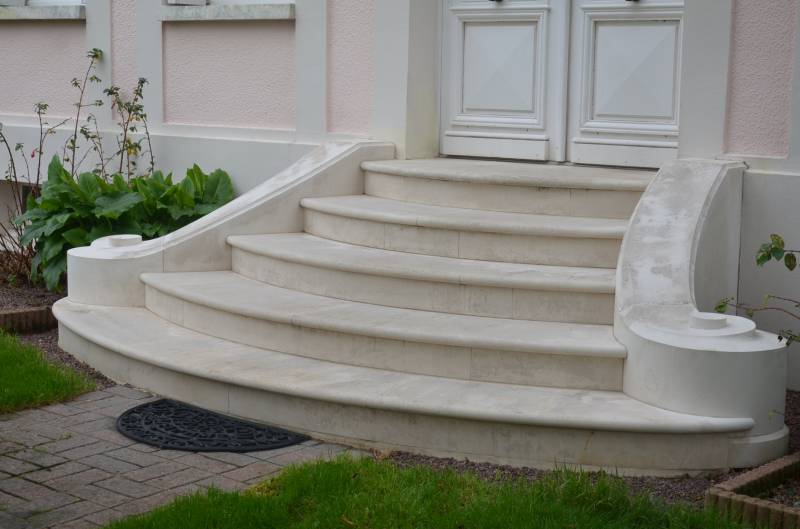 Réalisation d'un perron en pierre de Lens situé à Fécamp