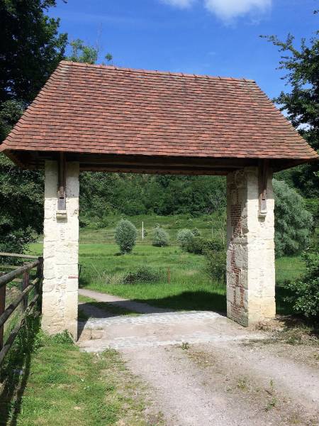 Création d'un portail en pierre et briques pour château proche Etretat