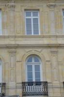 Restauration de la façade en pierre d'une maison bourgeoise à Fécamp