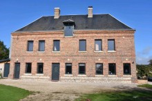 Restauration de façades briques et silex d'une maison de maître